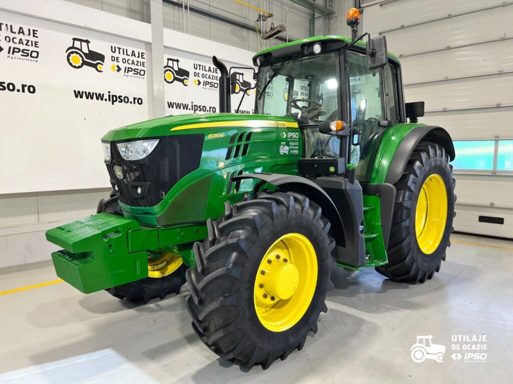 John Deere 6135M