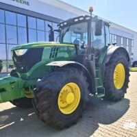 John Deere 6215R