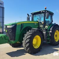 John Deere 8270R