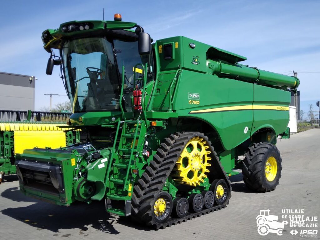 John Deere S780i + Header paioase